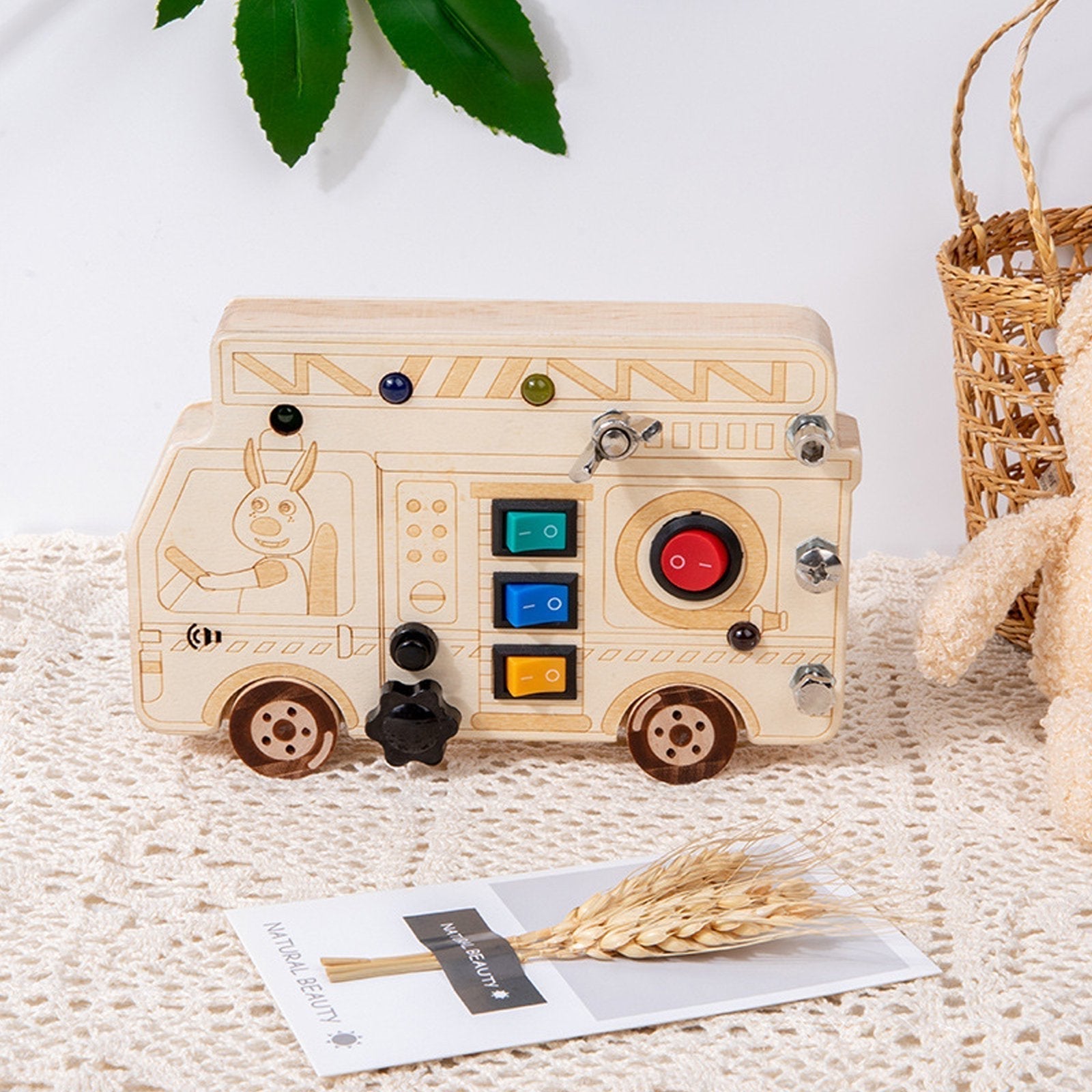 Tableau Montessori - BusyBoardCircuit™ - Camion de pompier - Mon Beau Jeu