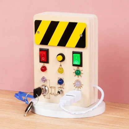 Tableau Montessori - BusyBoardCircuit™ - Déverrouillage de lumière - Mon Beau Jeu